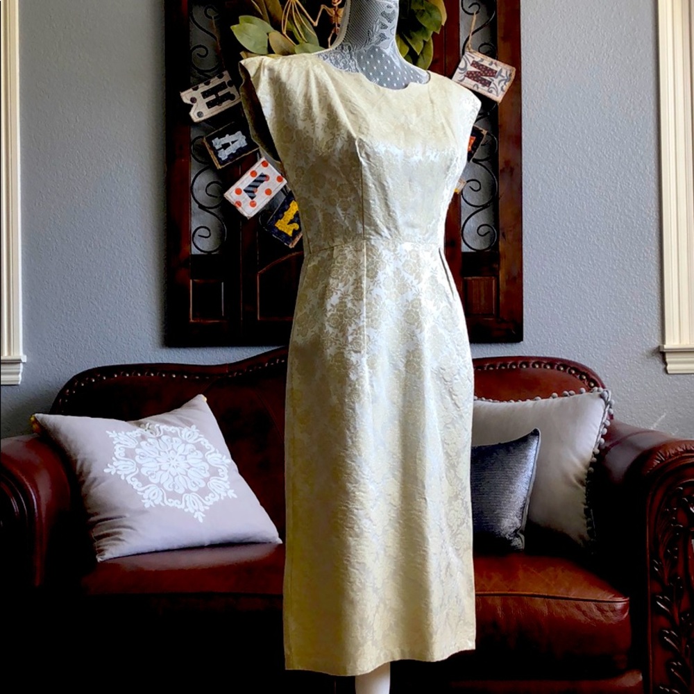 🌟VINTAGE🌟 Brocade sheath dress & cropped jacket